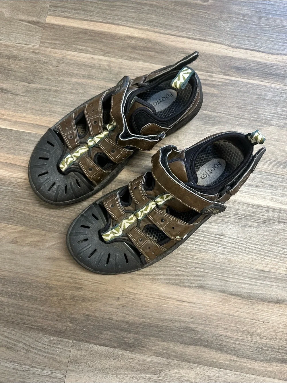 FootJoy Closed Toe Golf Shoes - Picture 1 of 6
